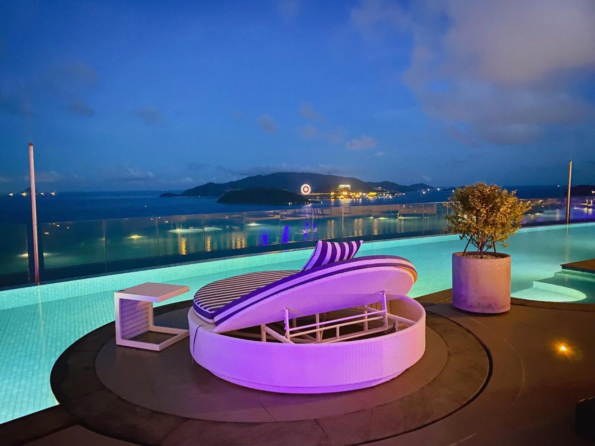 Coastal Panorama Oceanfront Suites Nha Trang Esterno foto