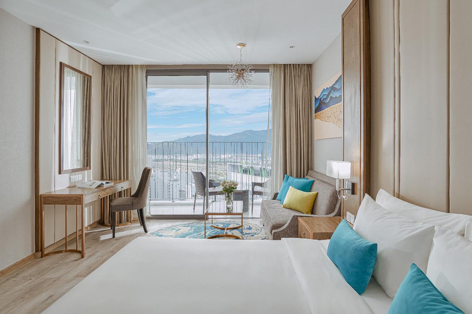 Coastal Panorama Oceanfront Suites Nha Trang Esterno foto