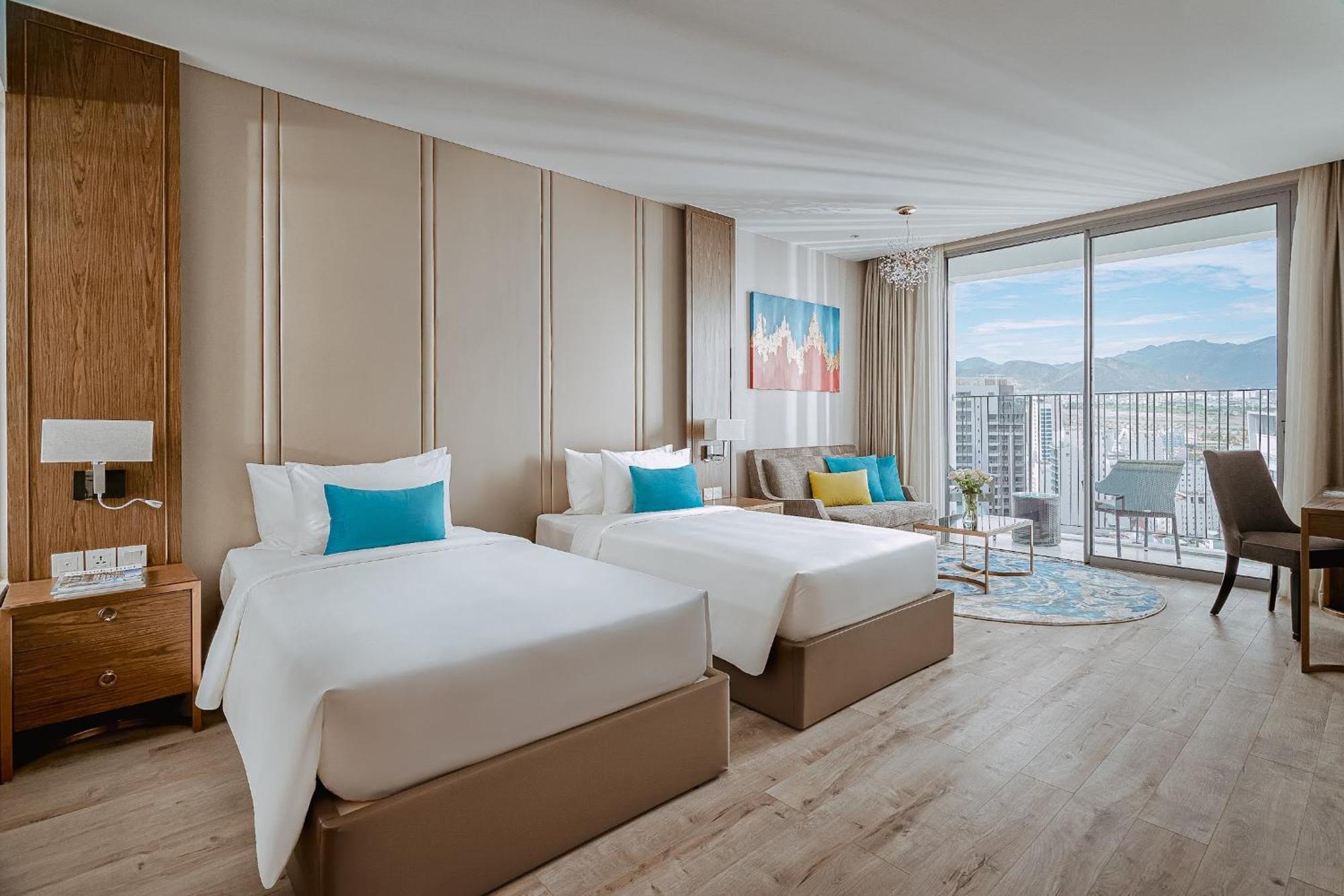 Coastal Panorama Oceanfront Suites Nha Trang Esterno foto