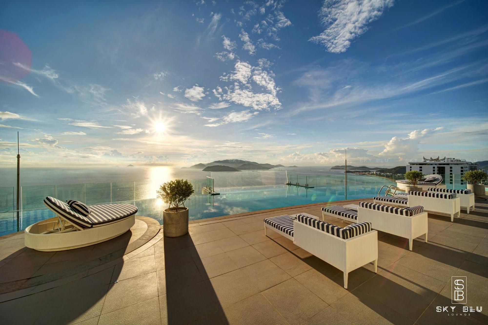 Coastal Panorama Oceanfront Suites Nha Trang Esterno foto