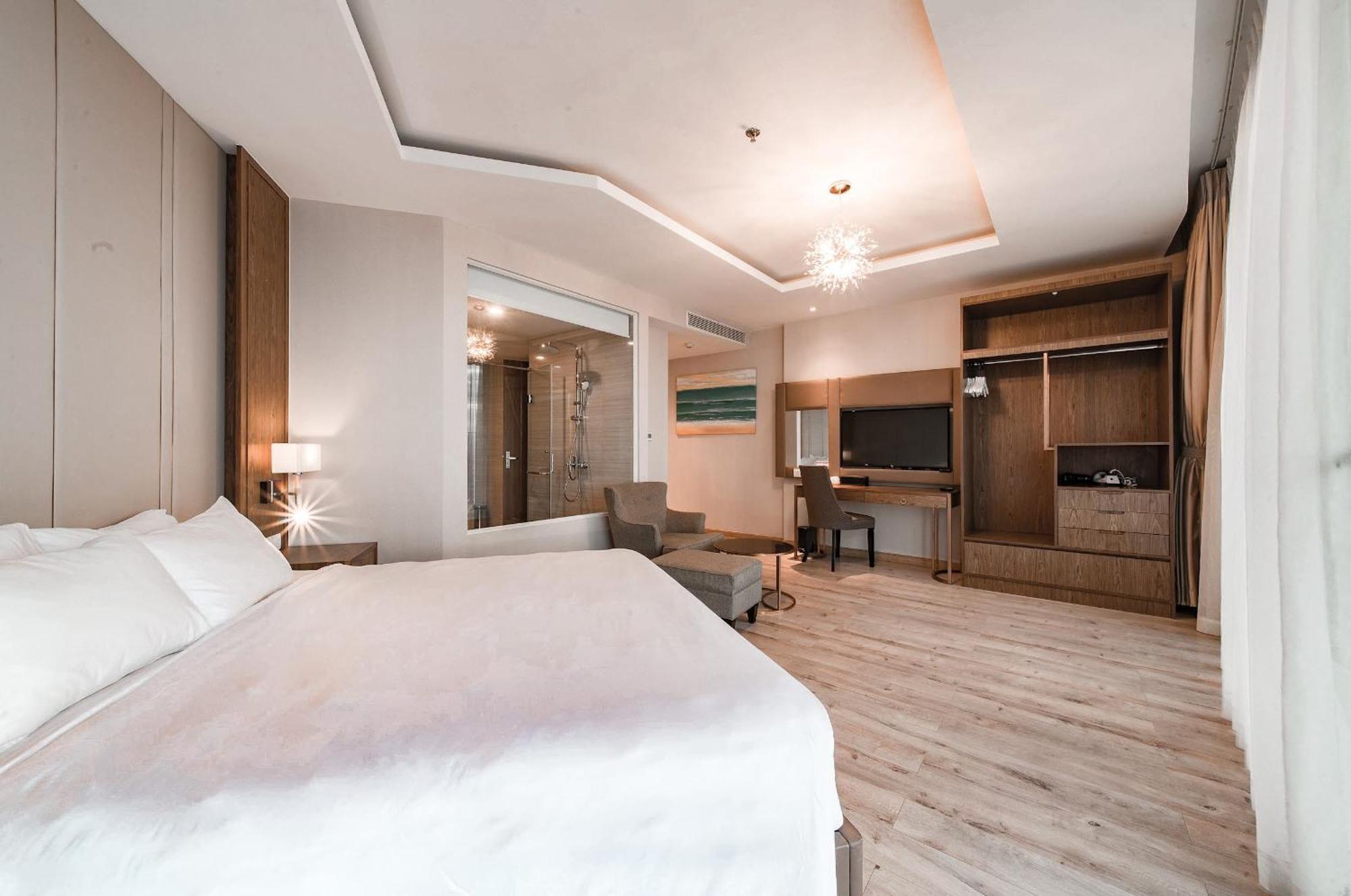 Coastal Panorama Oceanfront Suites Nha Trang Esterno foto