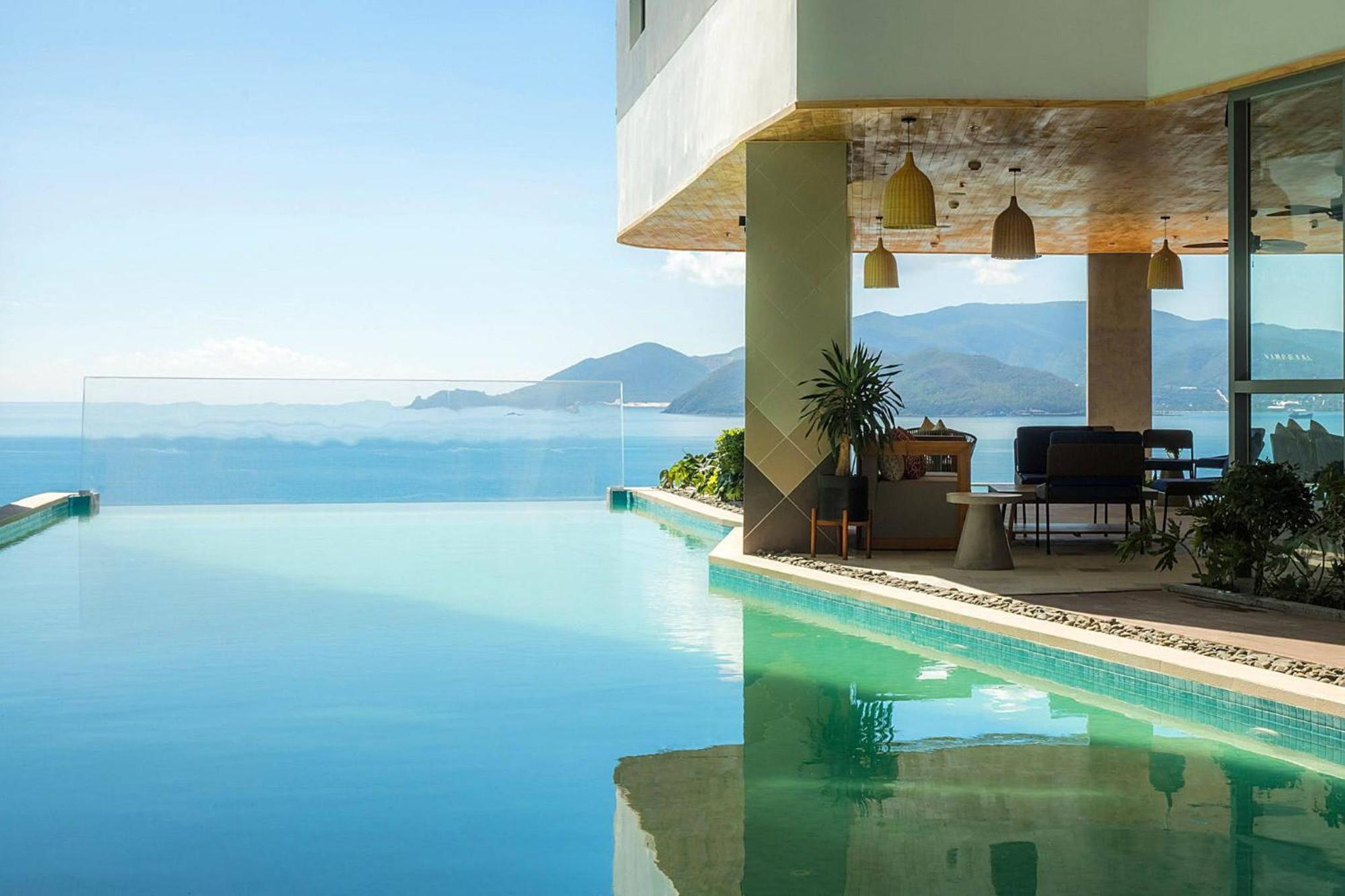 Coastal Panorama Oceanfront Suites Nha Trang Esterno foto