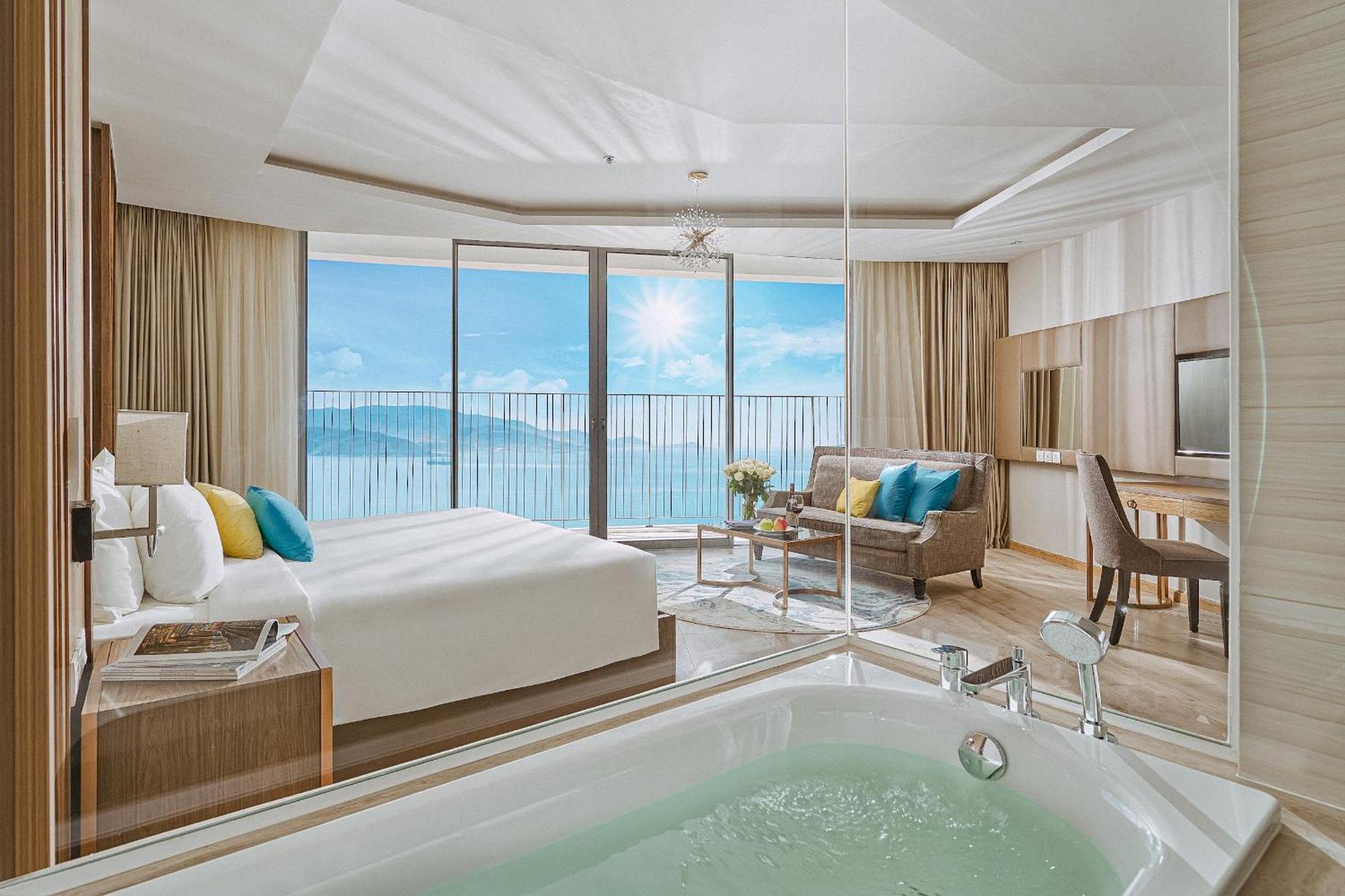 Coastal Panorama Oceanfront Suites Nha Trang Esterno foto