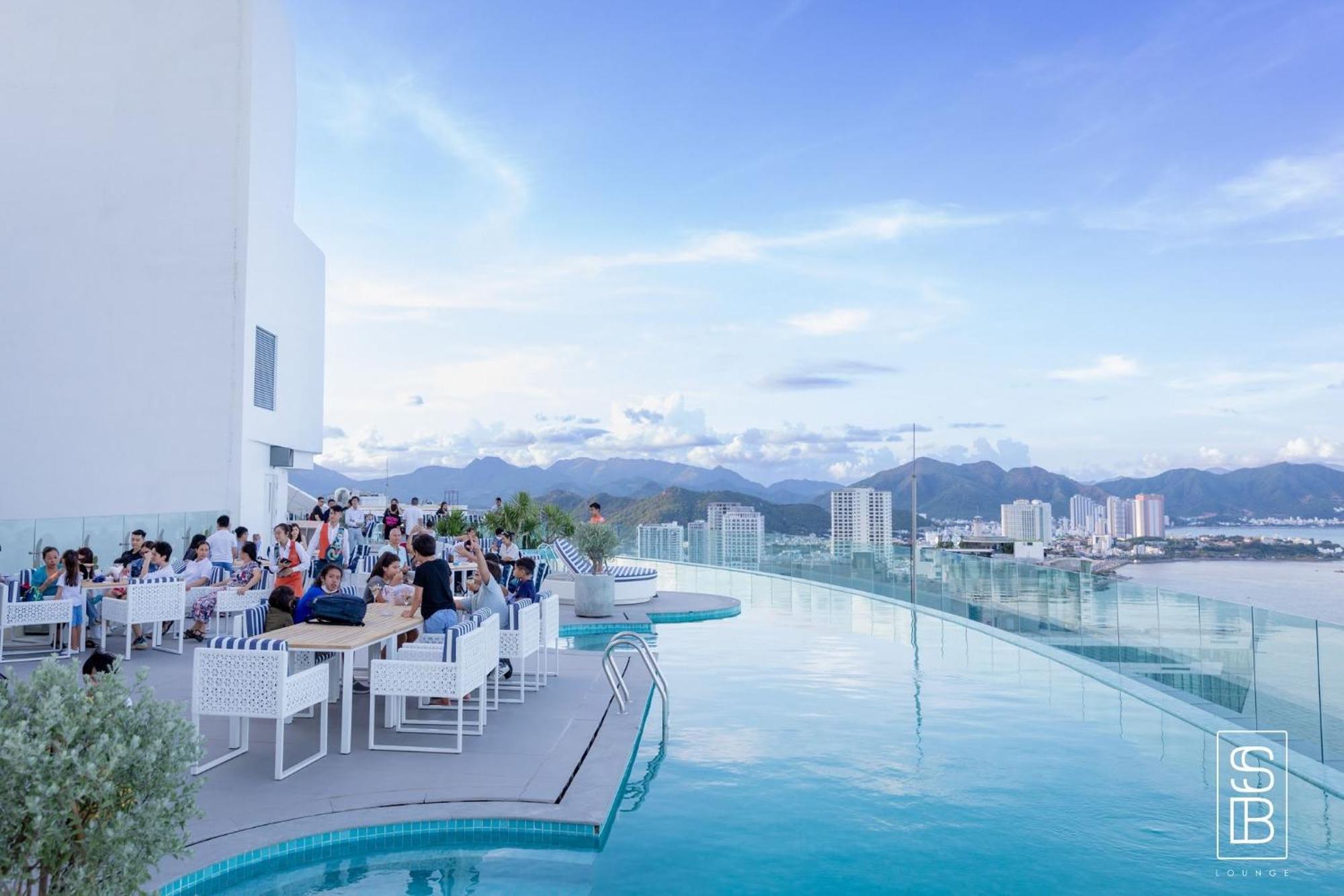 Coastal Panorama Oceanfront Suites Nha Trang Esterno foto
