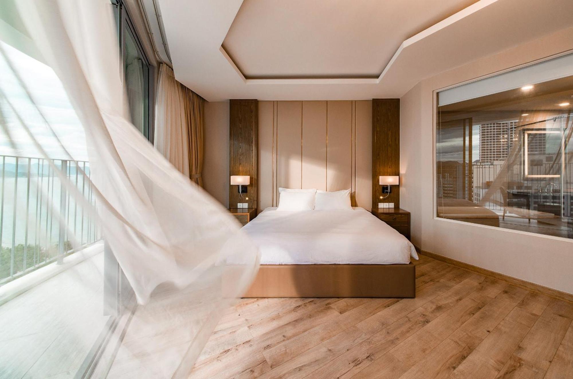 Coastal Panorama Oceanfront Suites Nha Trang Esterno foto
