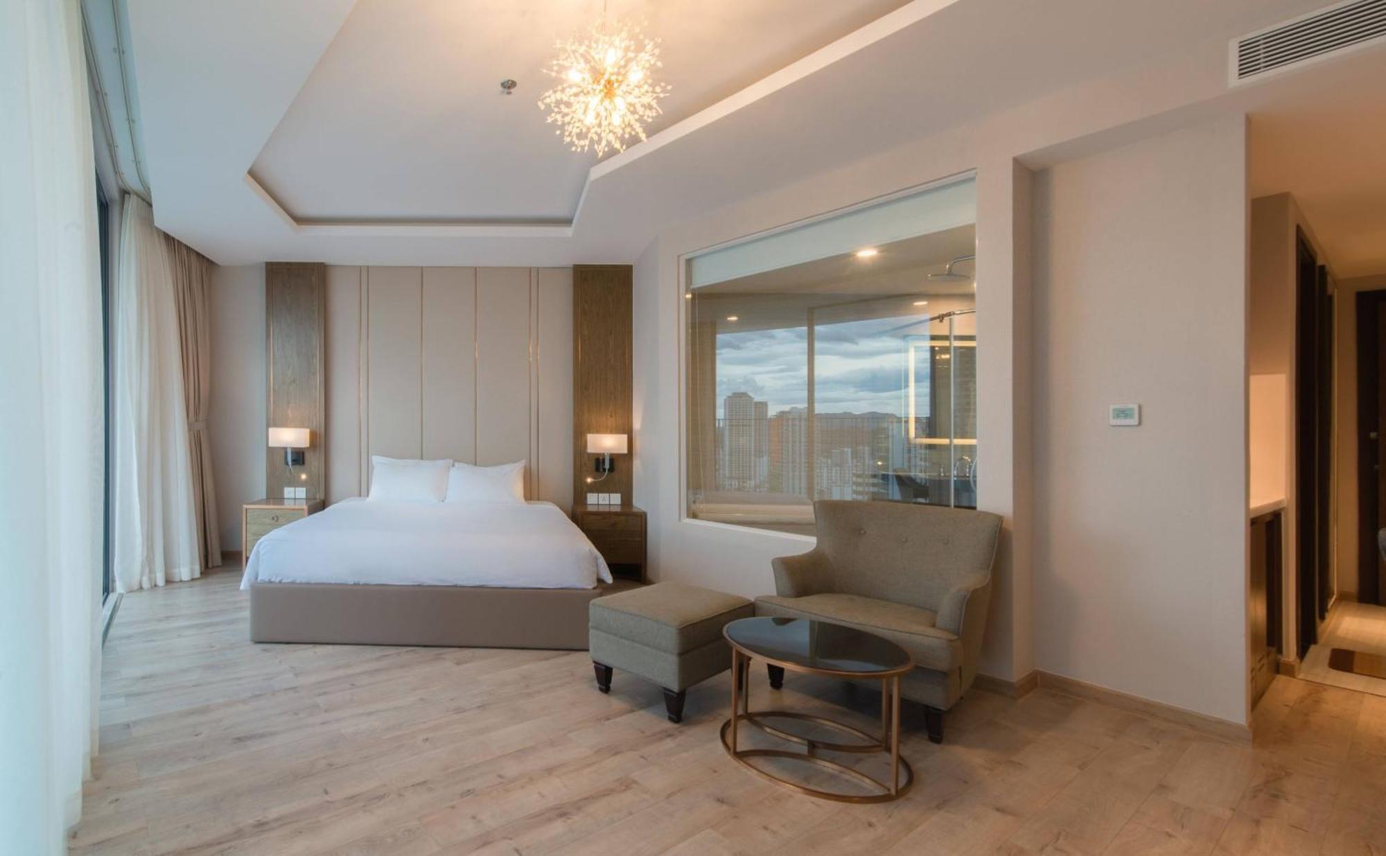 Coastal Panorama Oceanfront Suites Nha Trang Esterno foto