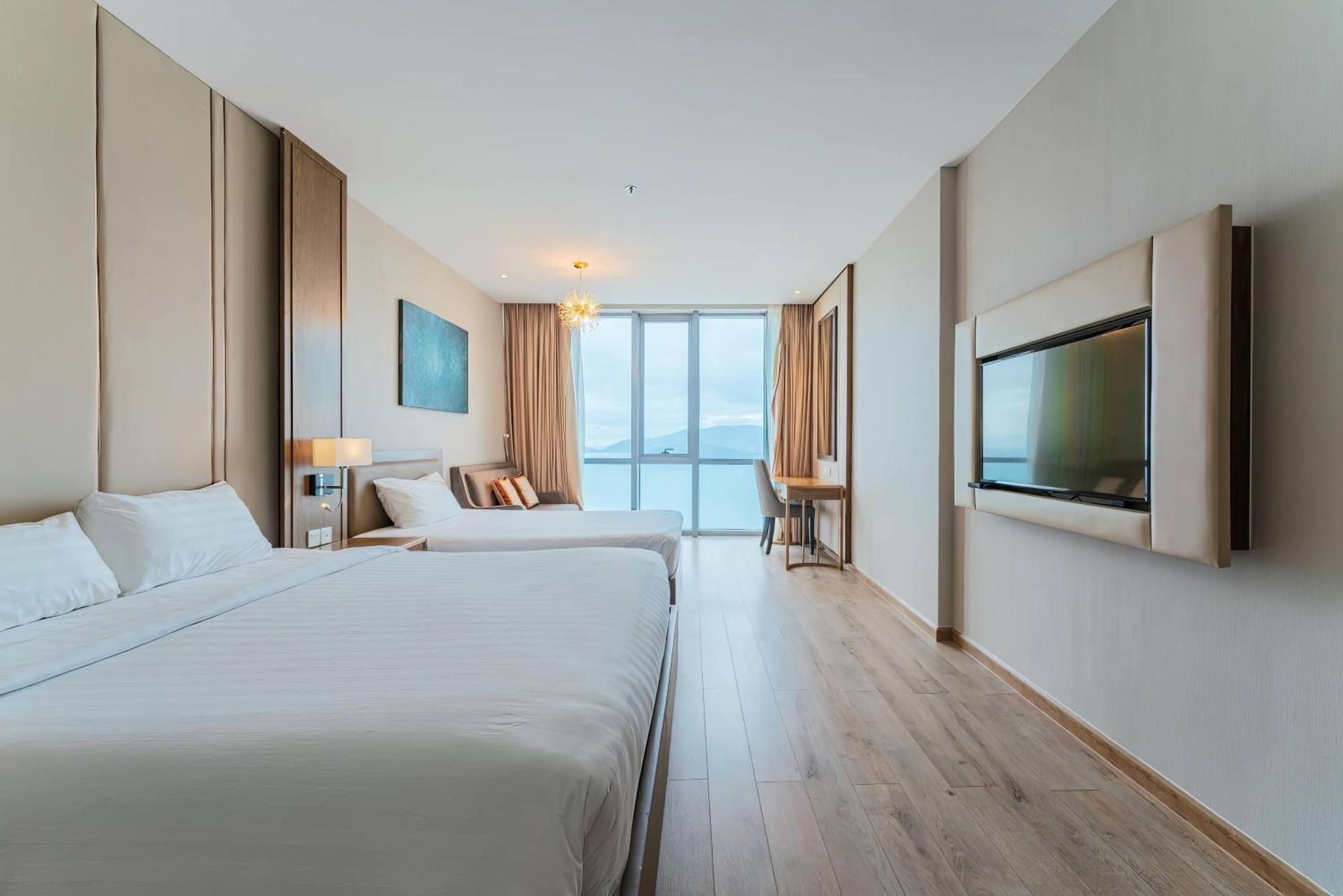 Coastal Panorama Oceanfront Suites Nha Trang Esterno foto