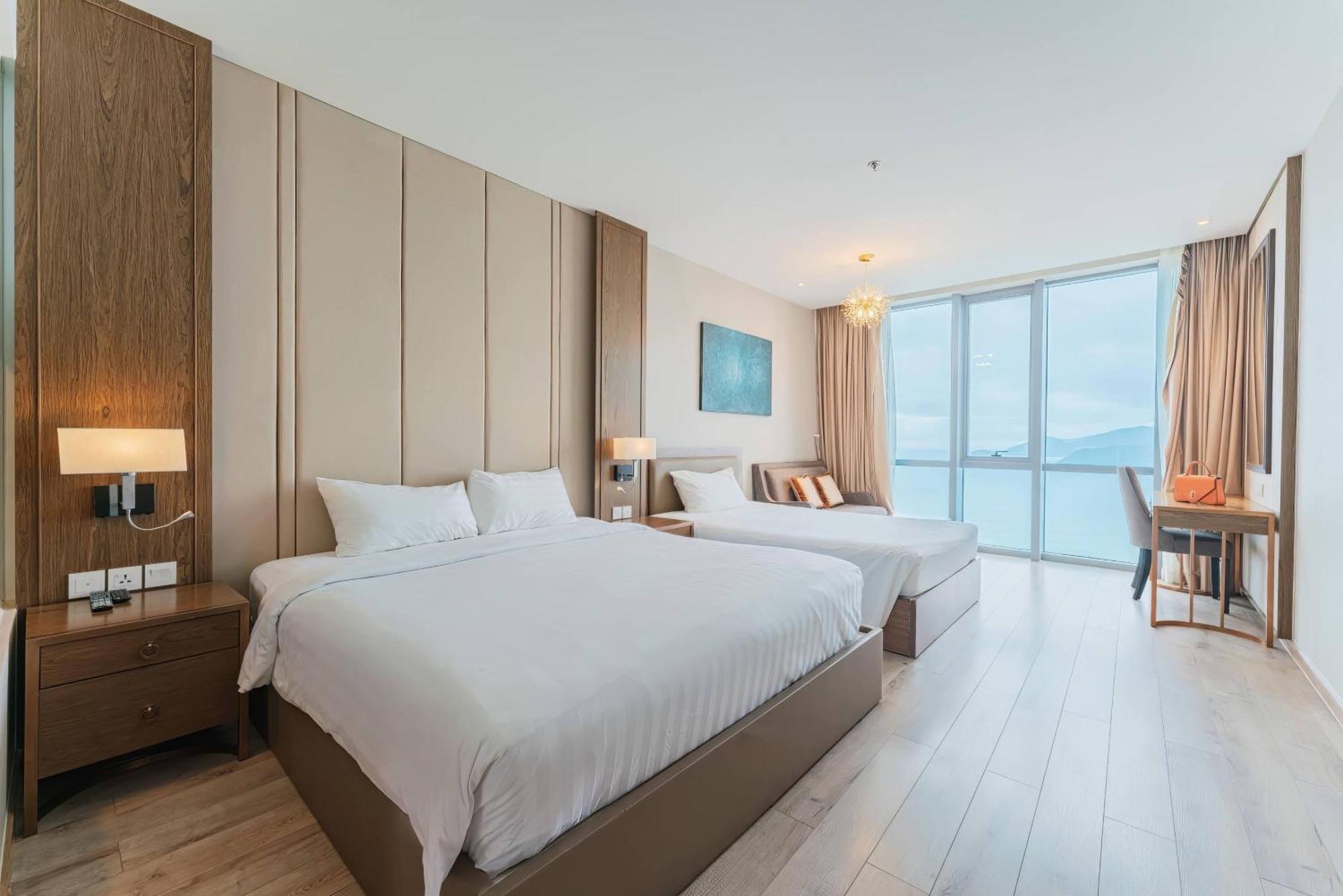 Coastal Panorama Oceanfront Suites Nha Trang Esterno foto