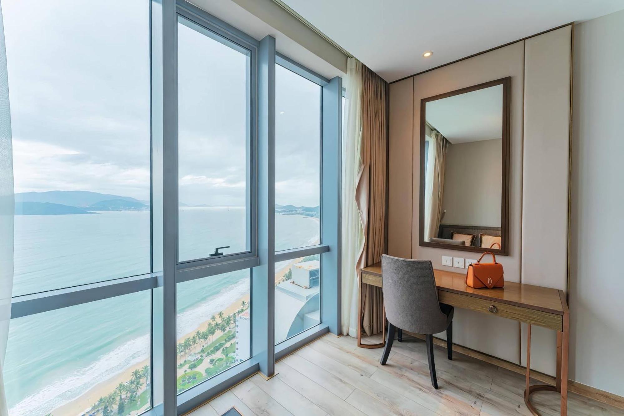 Coastal Panorama Oceanfront Suites Nha Trang Esterno foto