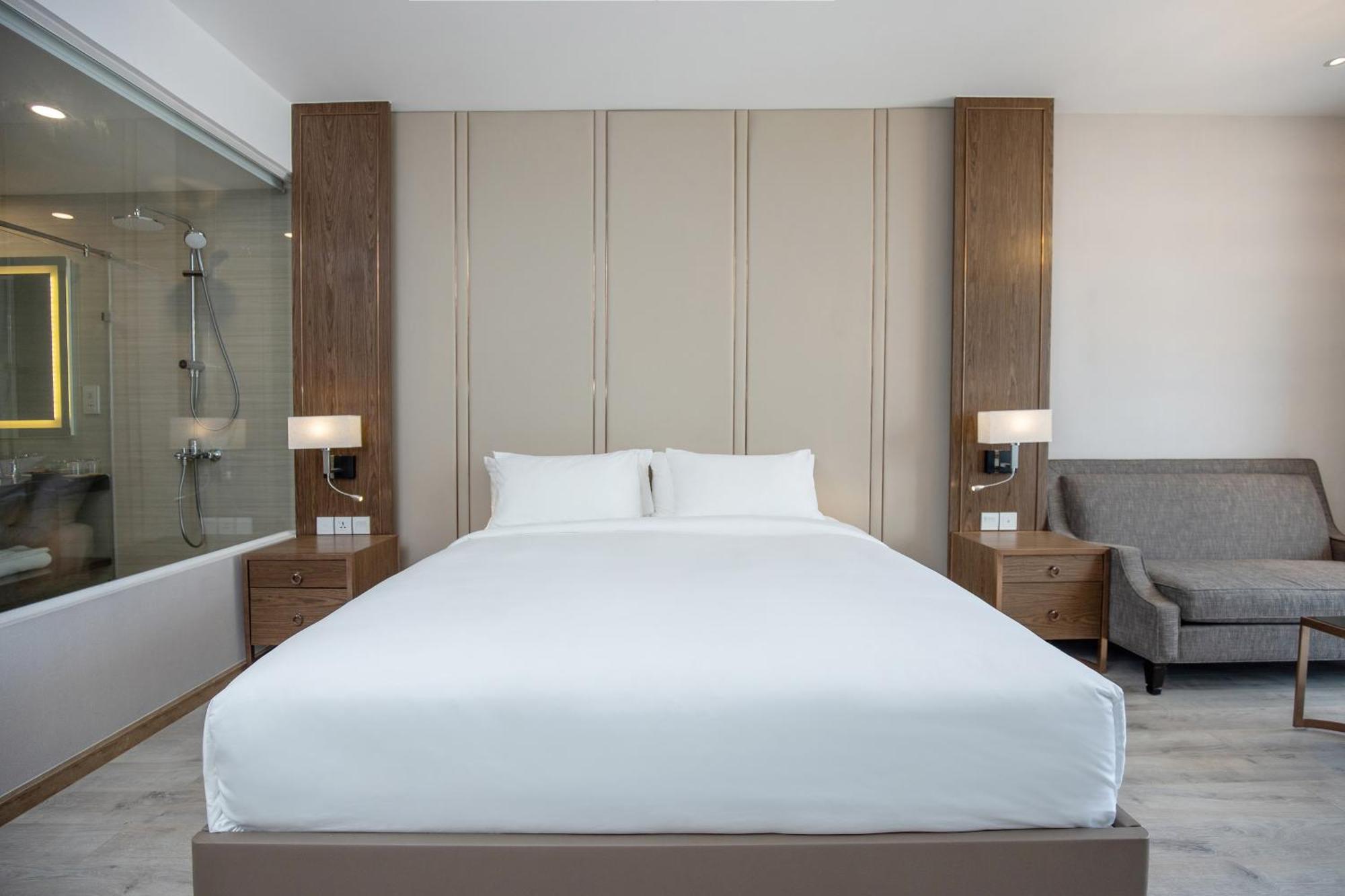 Coastal Panorama Oceanfront Suites Nha Trang Esterno foto