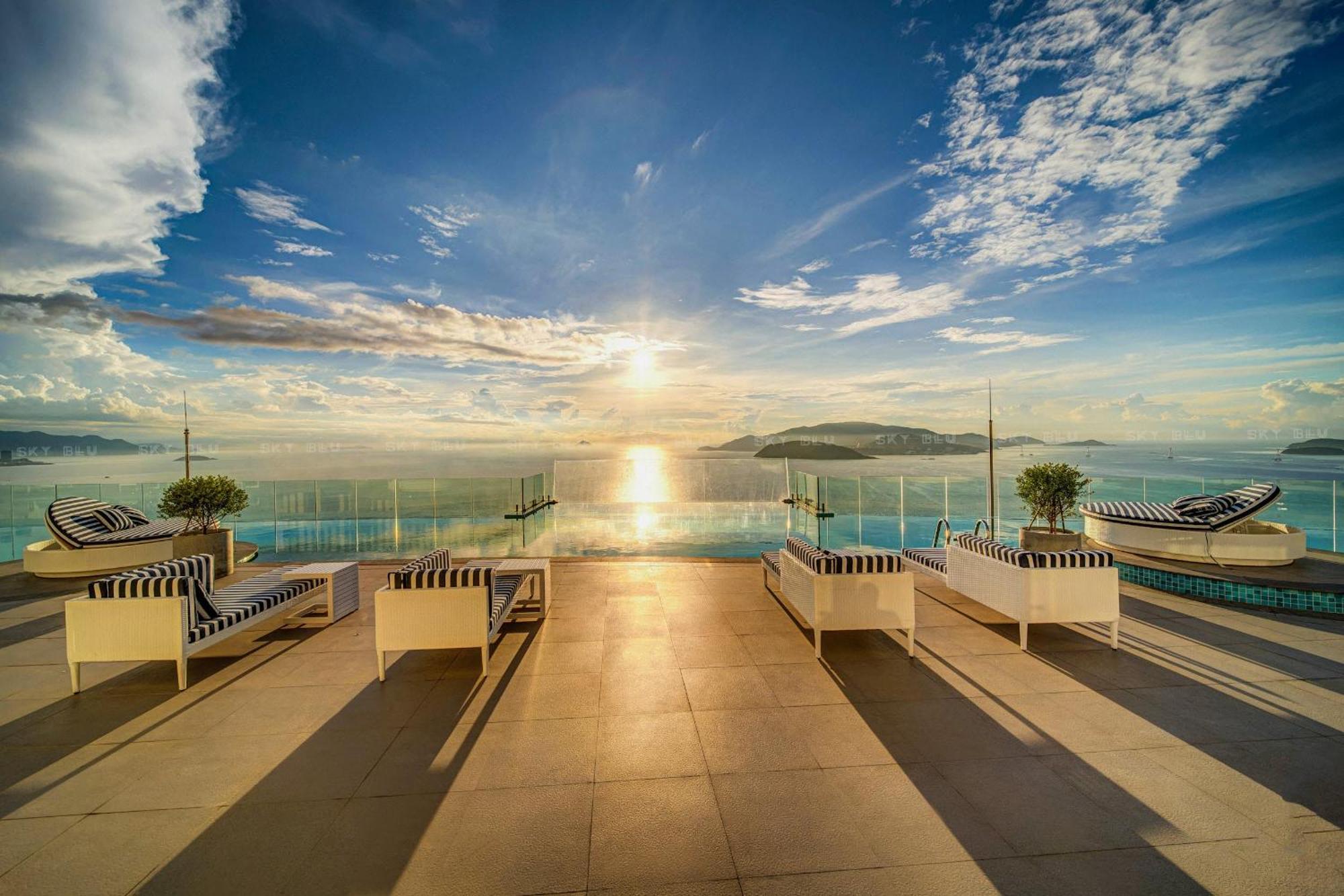 Coastal Panorama Oceanfront Suites Nha Trang Esterno foto