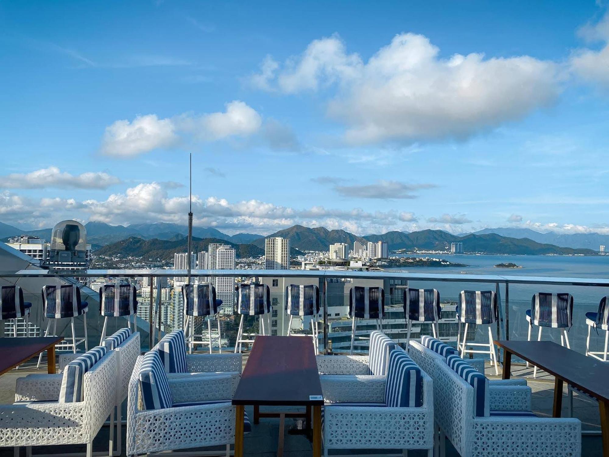 Coastal Panorama Oceanfront Suites Nha Trang Esterno foto