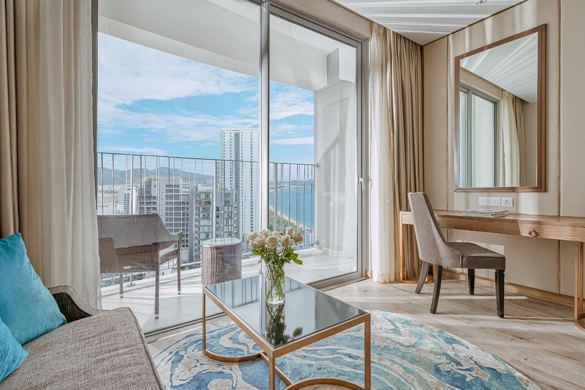 Coastal Panorama Oceanfront Suites Nha Trang Esterno foto