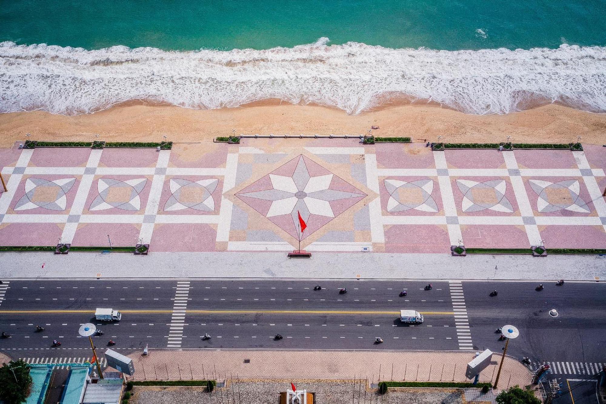 Coastal Panorama Oceanfront Suites Nha Trang Esterno foto